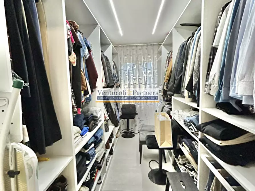 Immagine 16 di Appartamento in vendita  in Via Cassio a Desenzano Del Garda