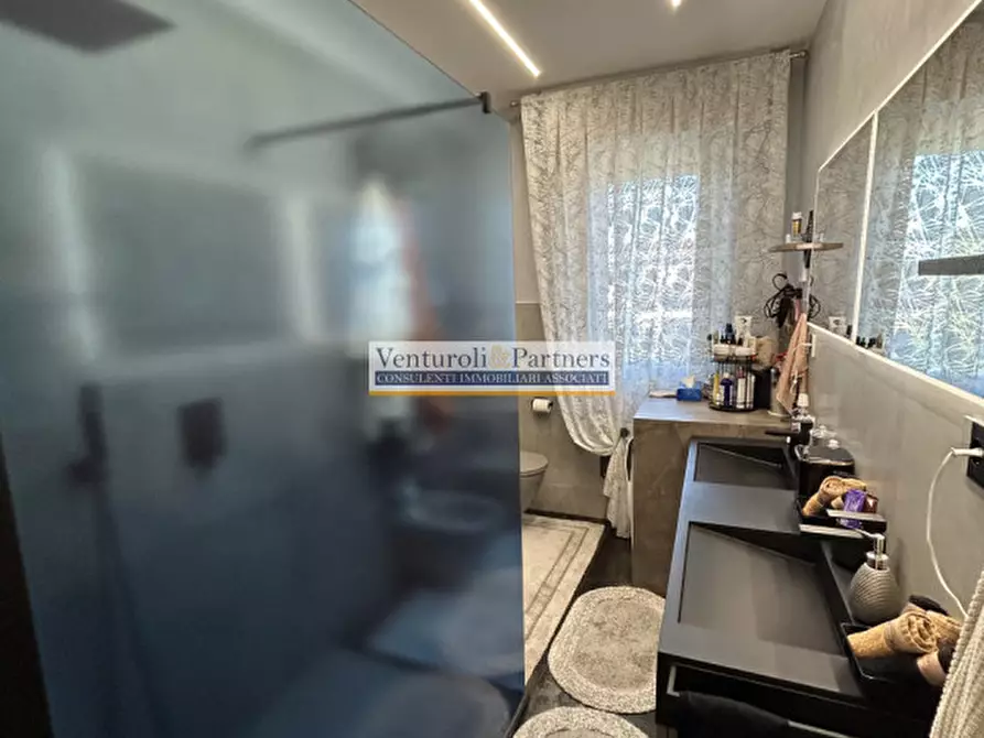 Immagine 19 di Appartamento in vendita  in Via Cassio a Desenzano Del Garda