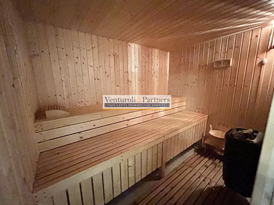 Immagine 23 di Appartamento in vendita  in Via Cassio a Desenzano Del Garda