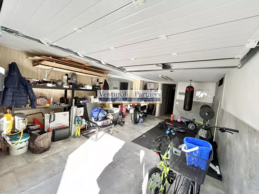 Immagine 25 di Appartamento in vendita  in Via Cassio a Desenzano Del Garda