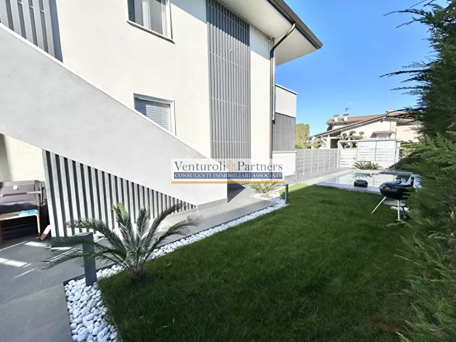 Immagine 29 di Appartamento in vendita  in Via Cassio a Desenzano Del Garda