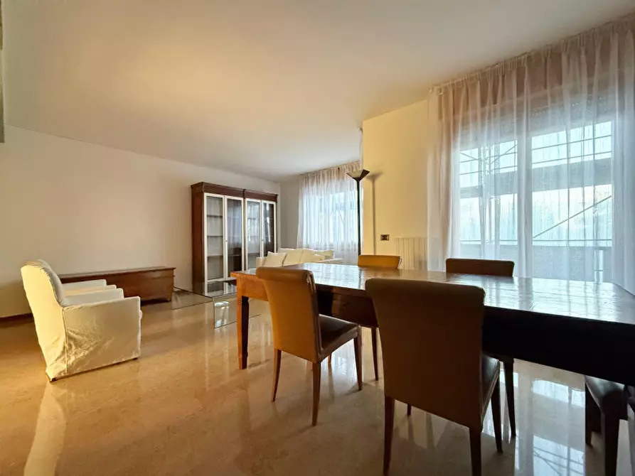 Immagine 2 di Appartamento in vendita  in via roveggia 108 a Verona