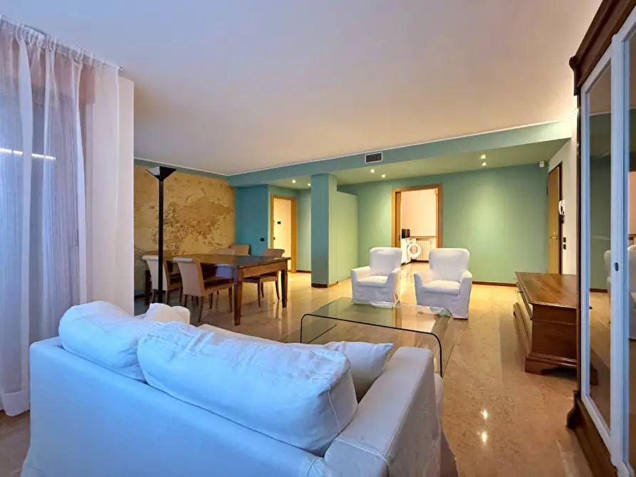 Immagine 4 di Appartamento in vendita  in via roveggia 108 a Verona