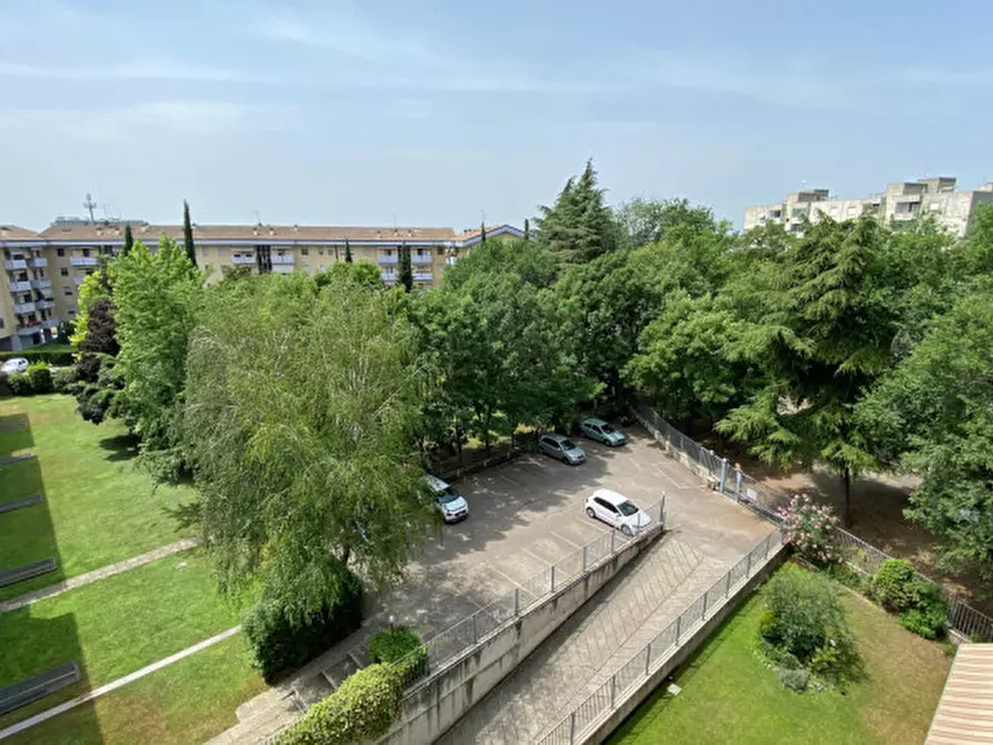 Immagine 14 di Appartamento in vendita  in via roveggia 108 a Verona