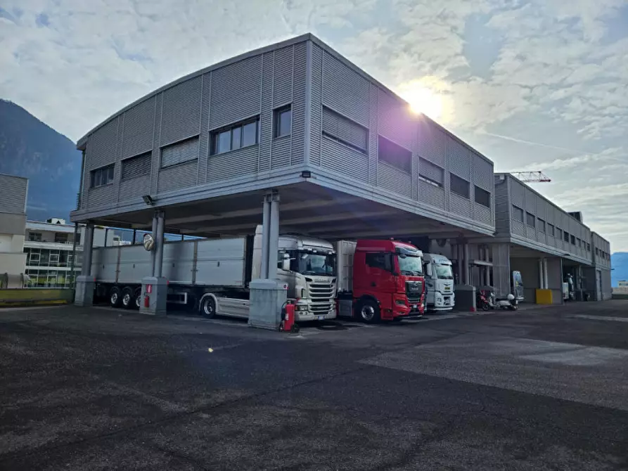 Immagine 1 di Ufficio in vendita  in Via Enrico Fermi - Enrico-Fermi-Straße a Bolzano