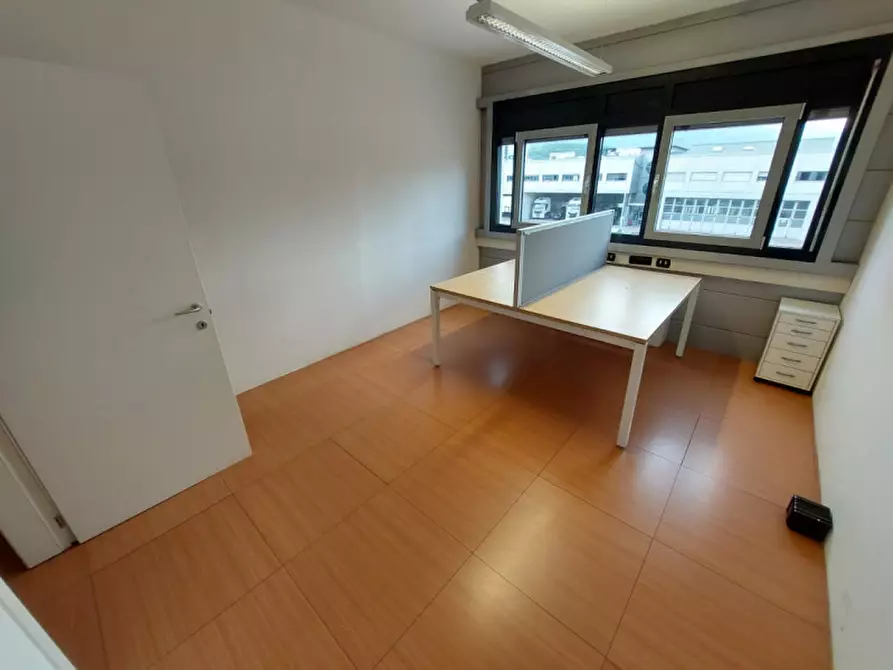 Immagine 3 di Ufficio in vendita  in Via Enrico Fermi - Enrico-Fermi-Straße a Bolzano