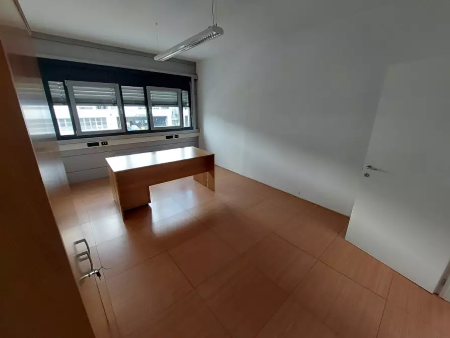 Immagine 5 di Ufficio in vendita  in Via Enrico Fermi - Enrico-Fermi-Straße a Bolzano