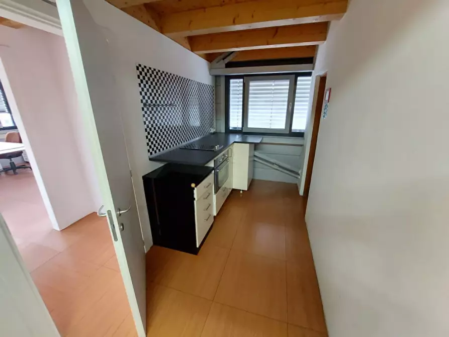 Immagine 7 di Ufficio in vendita  in Via Enrico Fermi - Enrico-Fermi-Straße a Bolzano