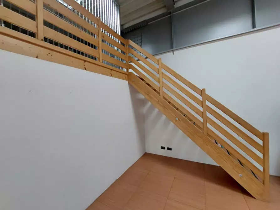 Immagine 11 di Ufficio in vendita  in Via Enrico Fermi - Enrico-Fermi-Straße a Bolzano