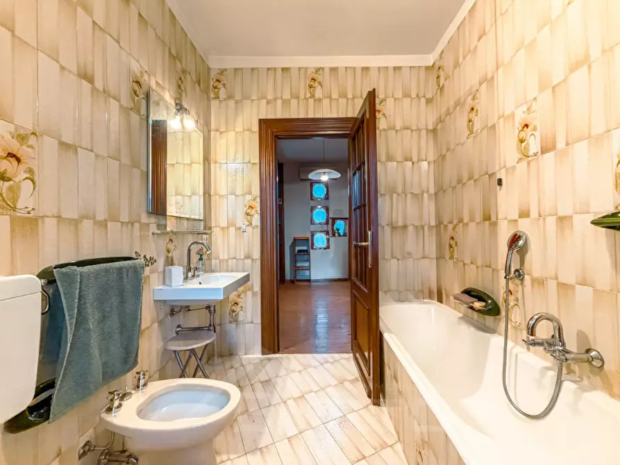 Immagine 14 di Casa bifamiliare in vendita  in Via Ceretti 8 a Casale Corte Cerro