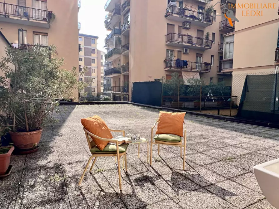 Immagine 1 di Appartamento in vendita  in via Tiziano a Verona