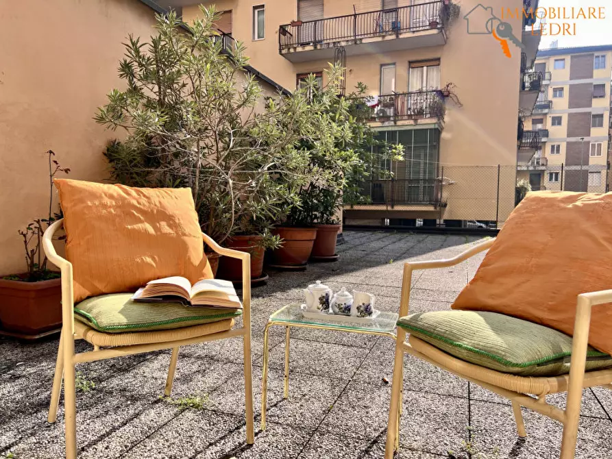Immagine 1 di Appartamento in vendita  in via Tiziano a Verona
