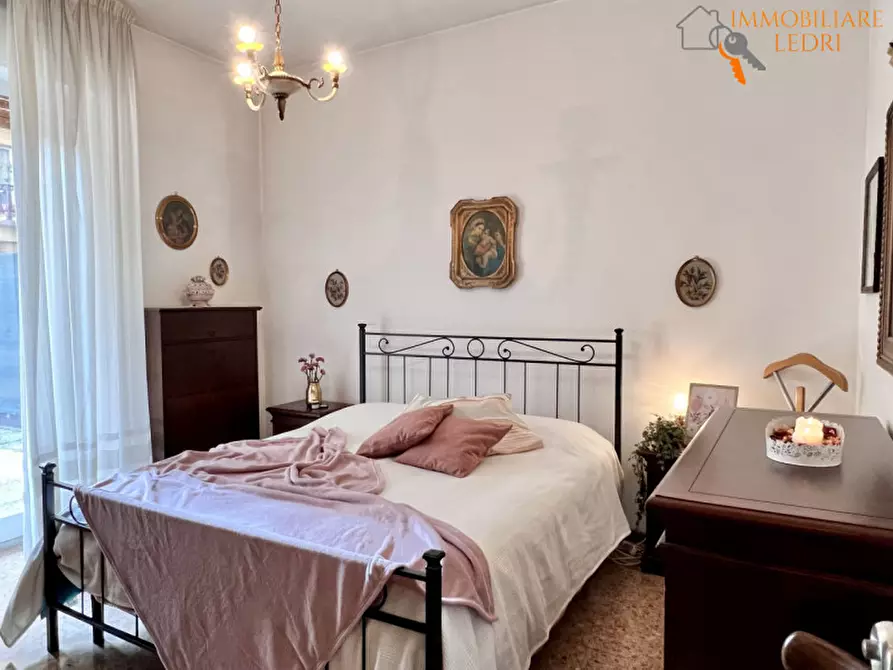 Immagine 2 di Appartamento in vendita  in via Tiziano a Verona