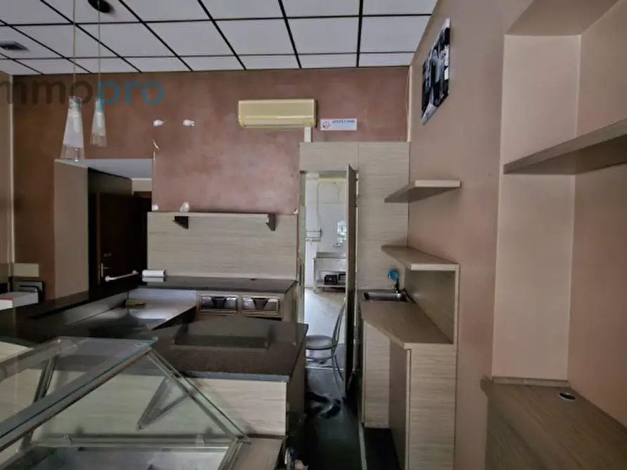 Immagine 11 di Attività commerciale in vendita  in Via Torino 8 a Cuorgnè