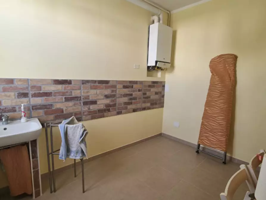 Immagine 7 di Palazzo in vendita  in via giuseppe di vittorio a Novi Di Modena