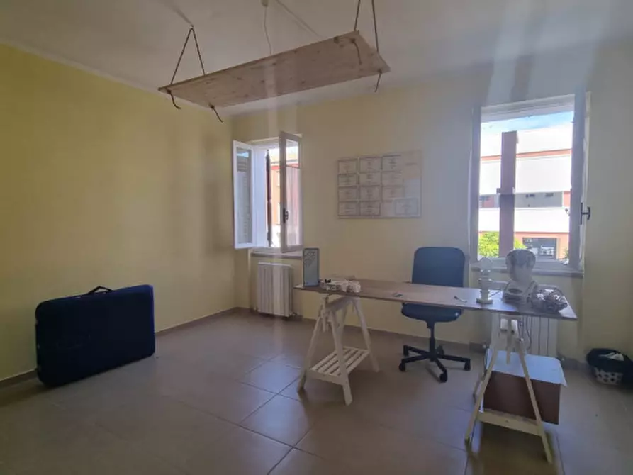 Immagine 11 di Palazzo in vendita  in via giuseppe di vittorio a Novi Di Modena