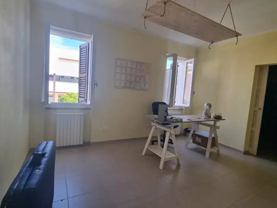 Immagine 13 di Palazzo in vendita  in via giuseppe di vittorio a Novi Di Modena