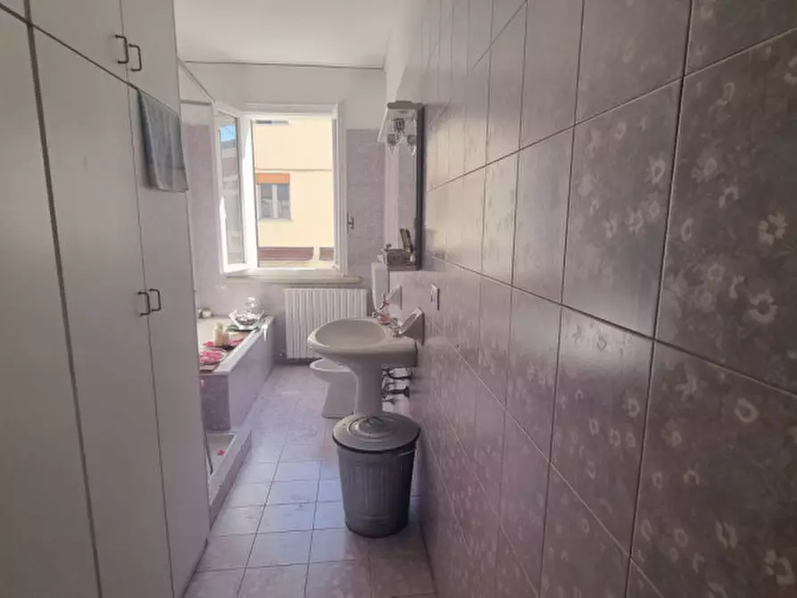 Immagine 21 di Palazzo in vendita  in via giuseppe di vittorio a Novi Di Modena