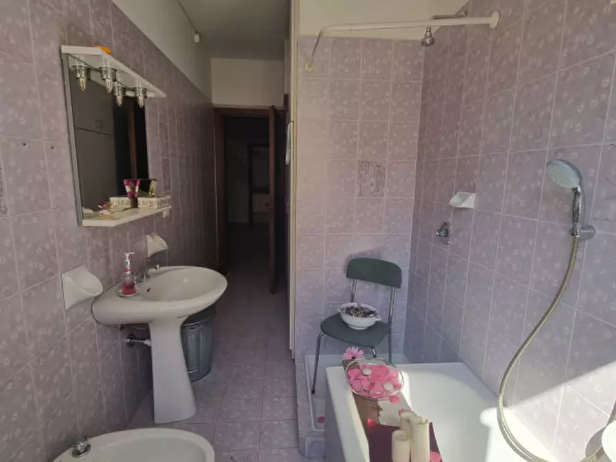 Immagine 23 di Palazzo in vendita  in via giuseppe di vittorio a Novi Di Modena