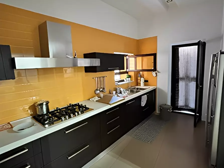 Immagine 4 di Appartamento in vendita  in Via Francesco Bellucci Sessa 3 a Portici