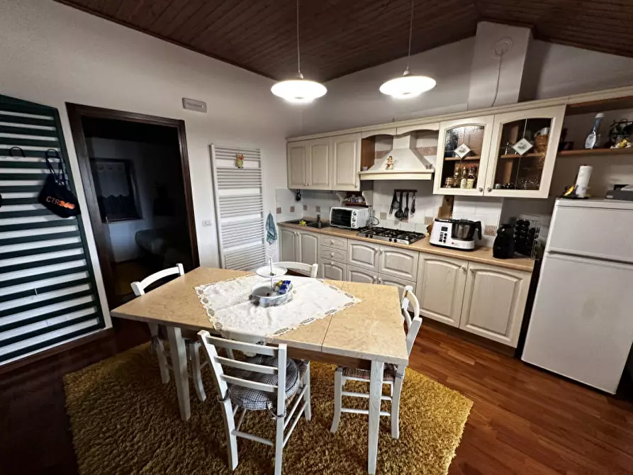 Immagine 1 di Appartamento in vendita  in Via del bosco a Brentonico