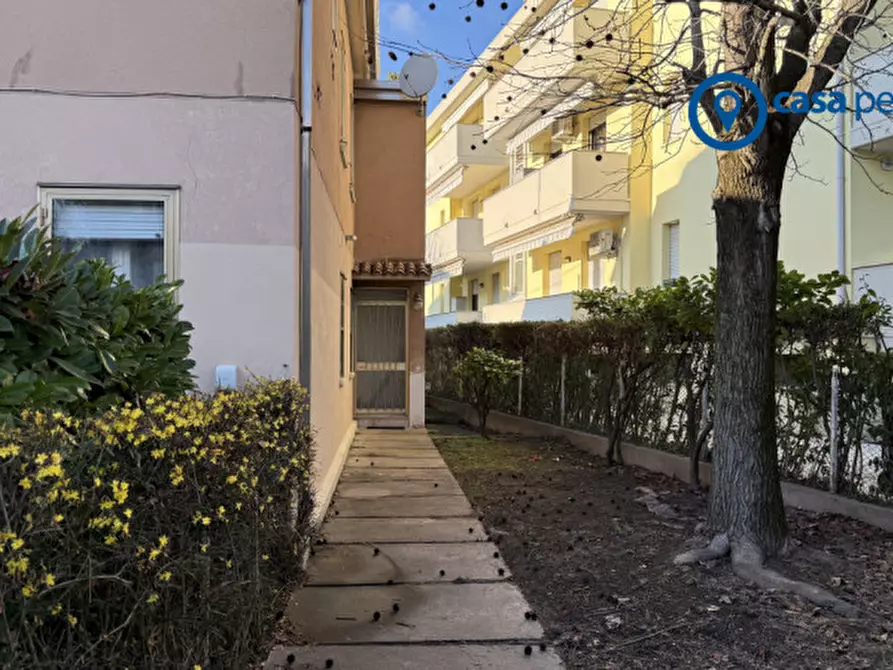 Immagine 6 di Casa bifamiliare in vendita  in Via Pietro Mascagni, 48 a Rovigo