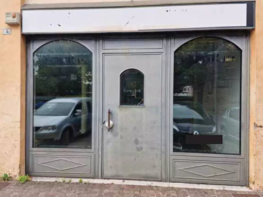 Immagine 2 di Negozio in vendita  in Via Risorgimento, 4 a Montebelluna