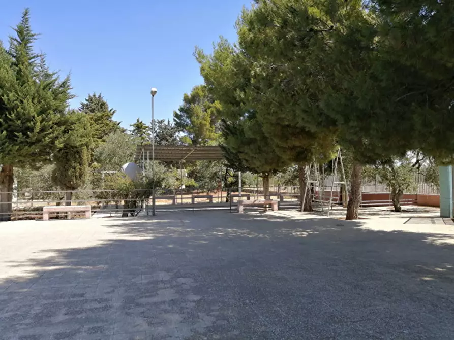 Immagine 3 di Villa in vendita  a Andria