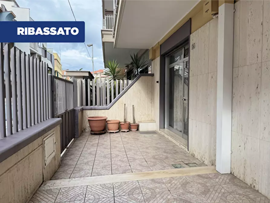 Immagine 1 di Posto auto in vendita  a Andria