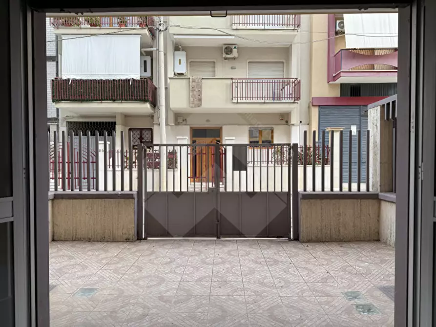 Immagine 2 di Posto auto in vendita  a Andria