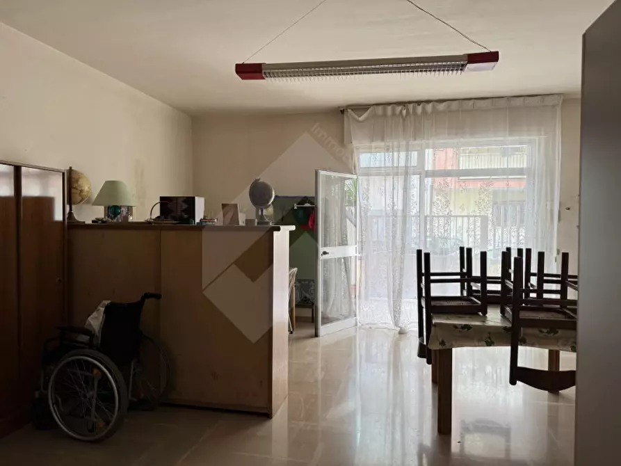 Immagine 4 di Posto auto in vendita  a Andria