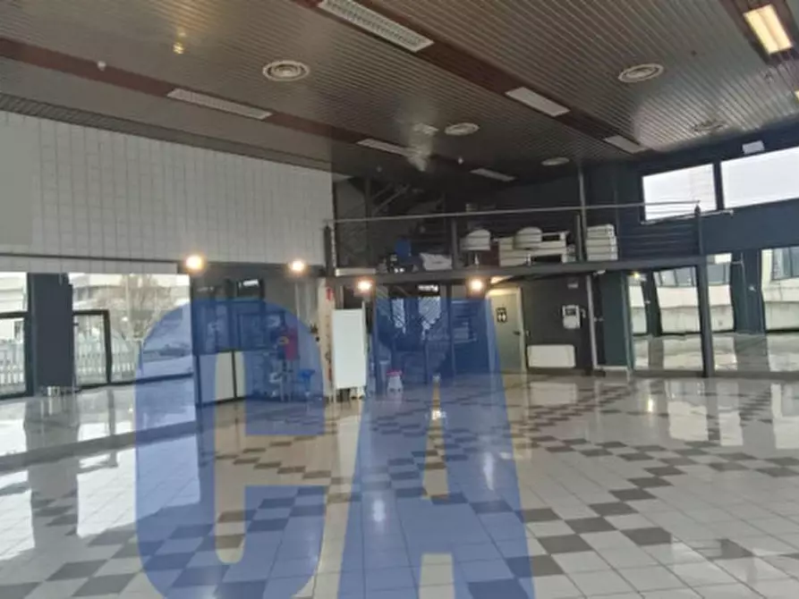 Immagine 1 di Negozio in vendita  in VIA ROMA a Cassina De' Pecchi