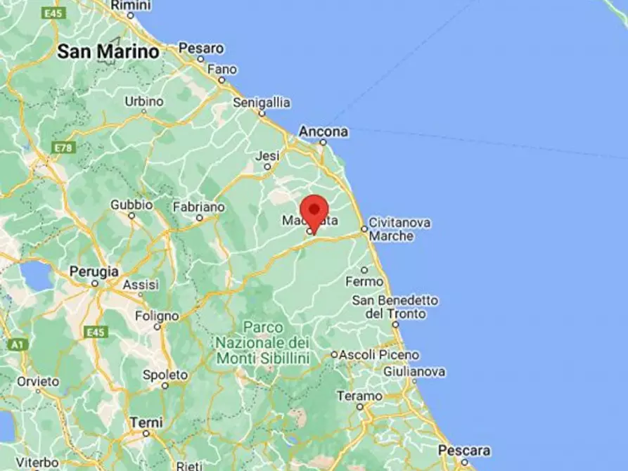 Immagine 14 di Posto auto in vendita  in C. da Peschiera, N. snc a Macerata