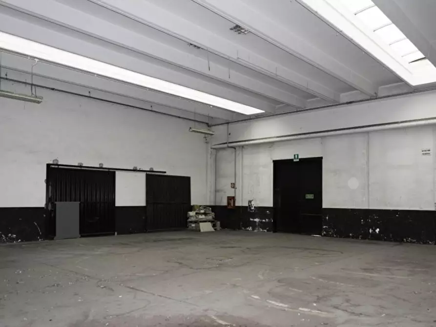 Immagine 2 di Capannone industriale in vendita  in Via Lazzaretto, 21042 Caronno Pertusella VA, Italia a Caronno Pertusella