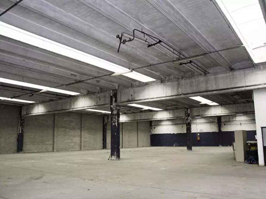 Immagine 4 di Capannone industriale in vendita  in Via Lazzaretto, 21042 Caronno Pertusella VA, Italia a Caronno Pertusella