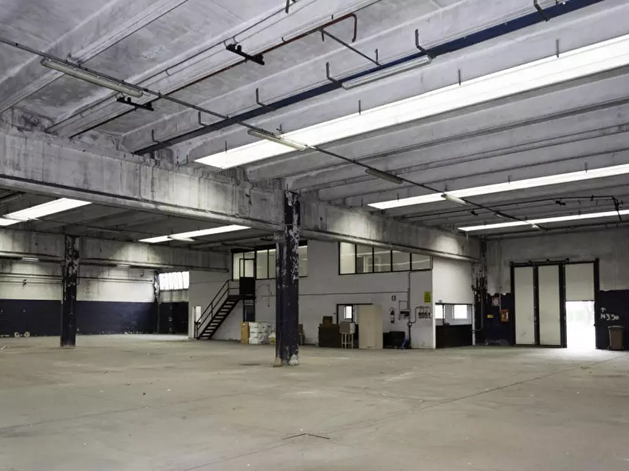 Immagine 5 di Capannone industriale in vendita  in Via Lazzaretto, 21042 Caronno Pertusella VA, Italia a Caronno Pertusella