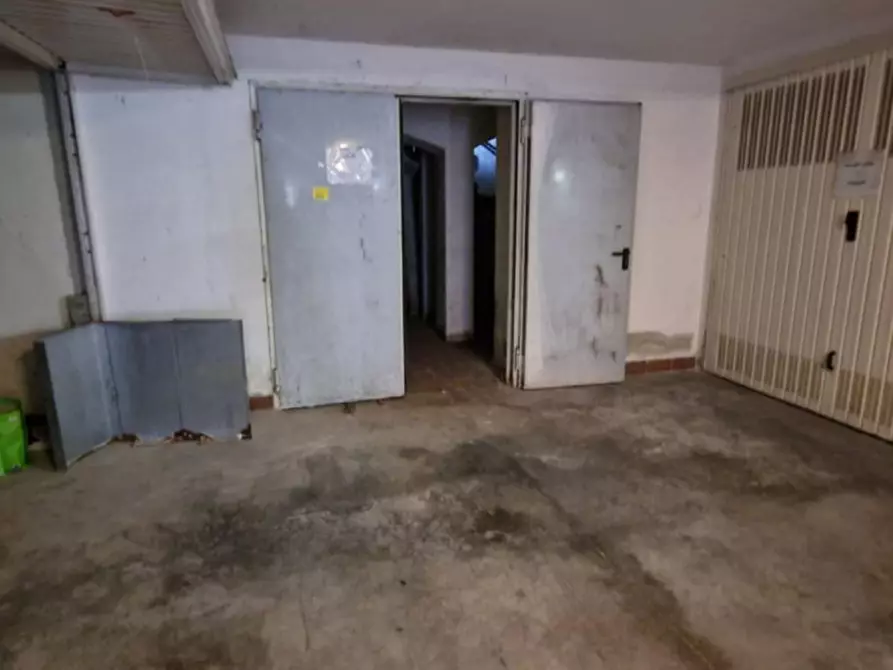 Immagine 3 di Negozio in vendita  in Piazza Rosselli, 24, 60100 Ancona AN, Italia a Ancona