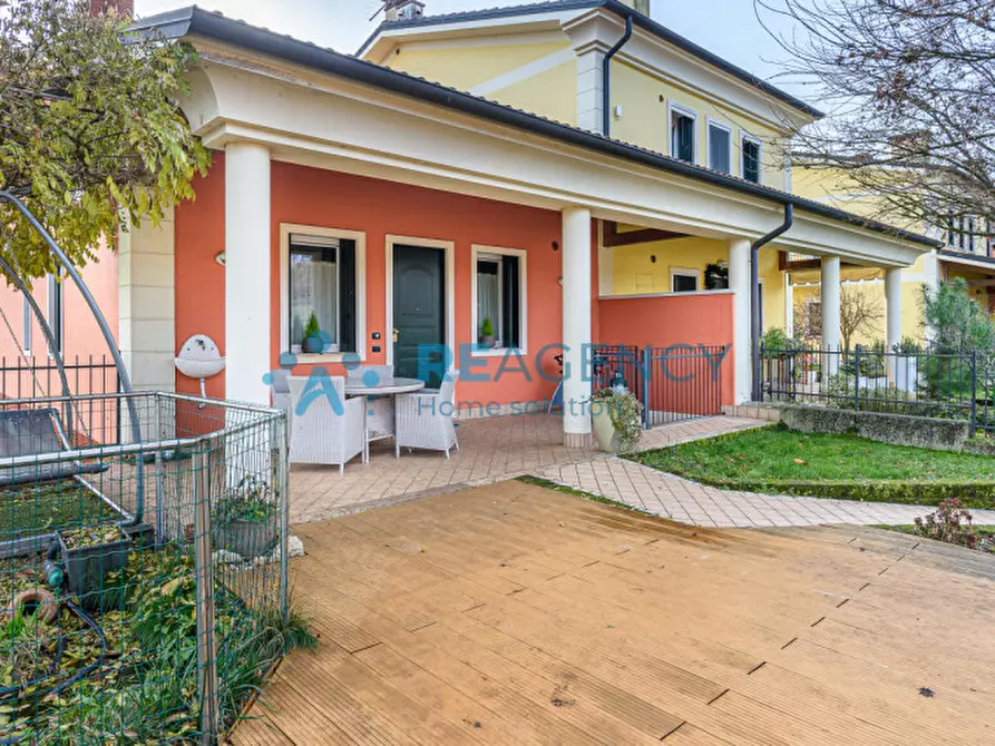 Immagine 1 di Villetta a schiera in vendita  in VIA SCORLONI a Trissino