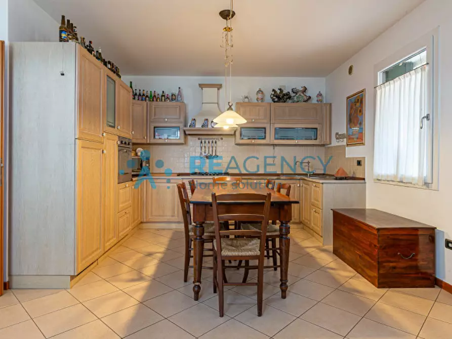 Immagine 11 di Villetta a schiera in vendita  in VIA SCORLONI a Trissino