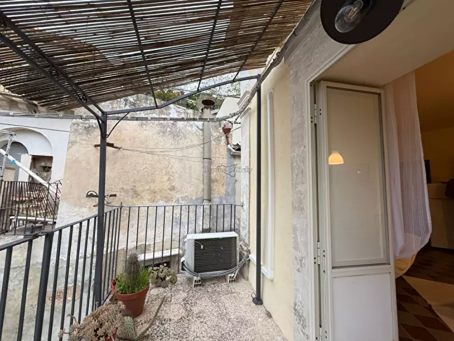 Immagine 30 di Appartamento in vendita  in Via Giuseppe Gugliotta a Modica