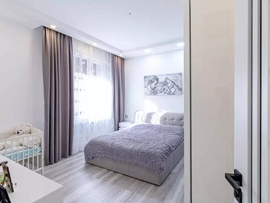 Immagine 8 di Appartamento in vendita  in via toscana 176 a Bologna