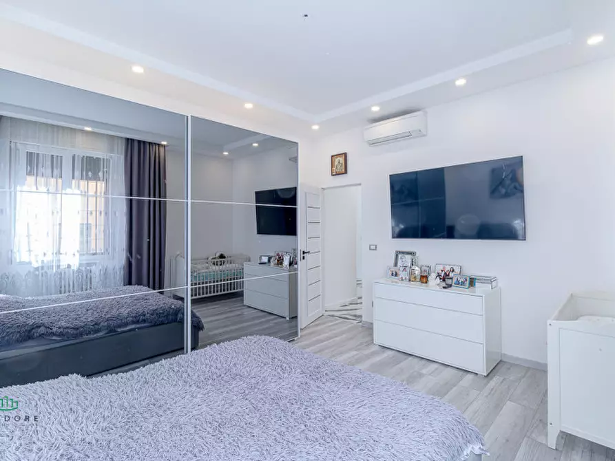 Immagine 10 di Appartamento in vendita  in via toscana 176 a Bologna