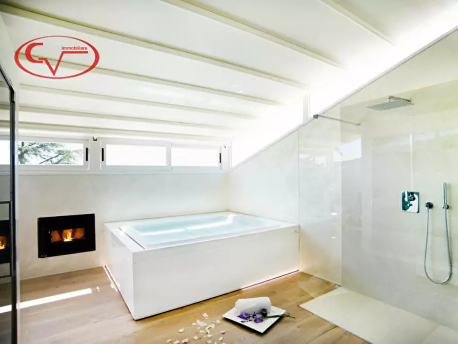 Immagine 10 di Villa in vendita  in Loro Ciuffenna a Loro Ciuffenna