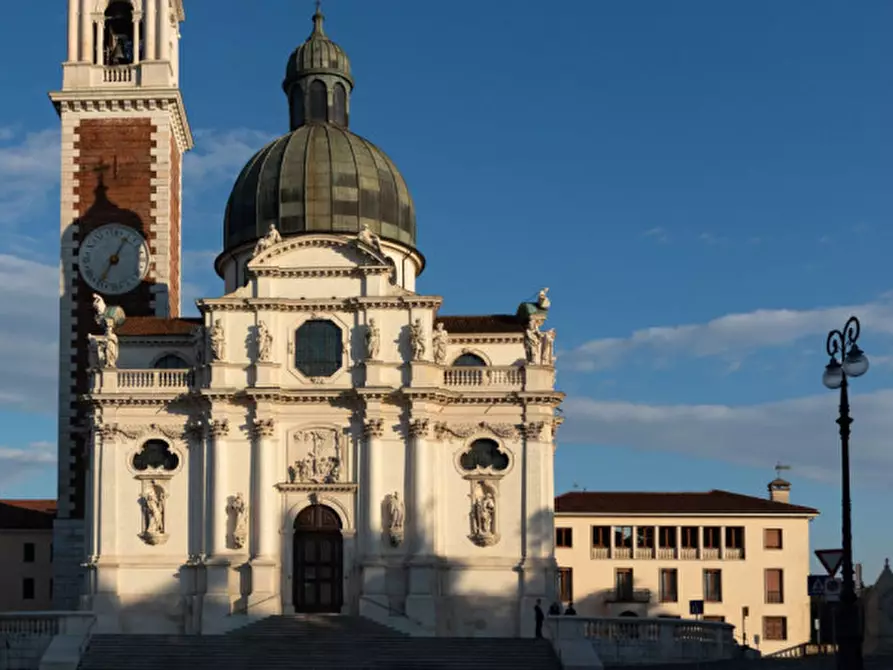 Immagine 8 di Casa indipendente in vendita  a Vicenza