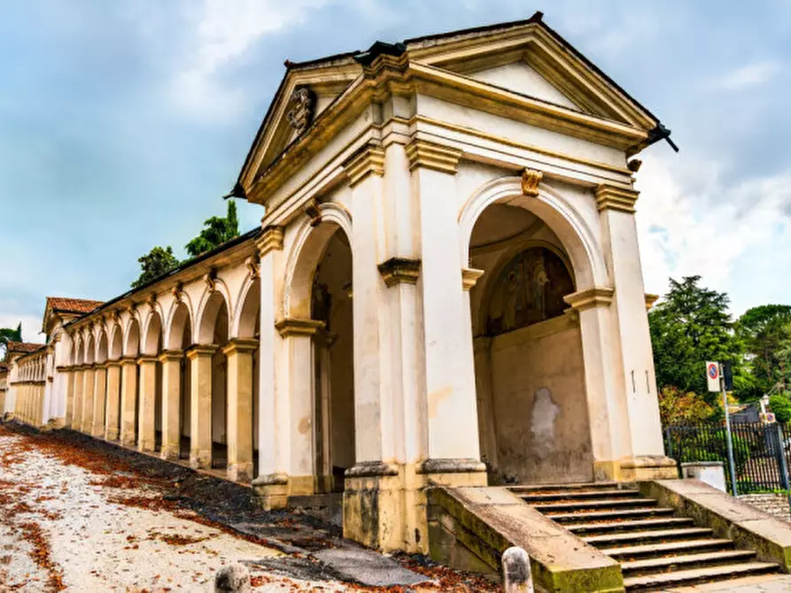 Immagine 11 di Casa indipendente in vendita  a Vicenza