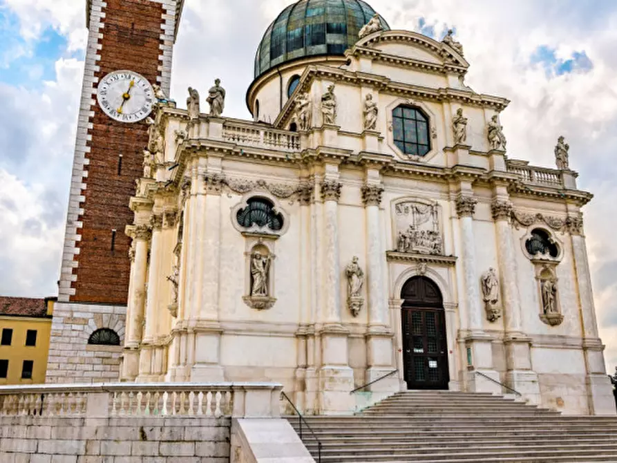 Immagine 14 di Casa indipendente in vendita  a Vicenza