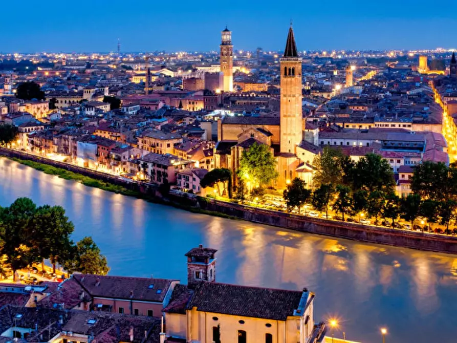 Immagine 23 di Appartamento in vendita  in Via Mazzini a Verona