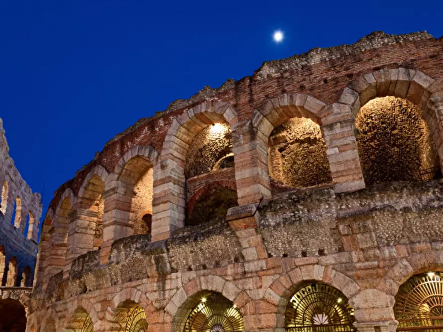 Immagine 25 di Appartamento in vendita  in Via Mazzini a Verona