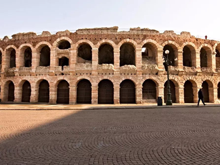 Immagine 39 di Appartamento in vendita  in Via Mazzini a Verona
