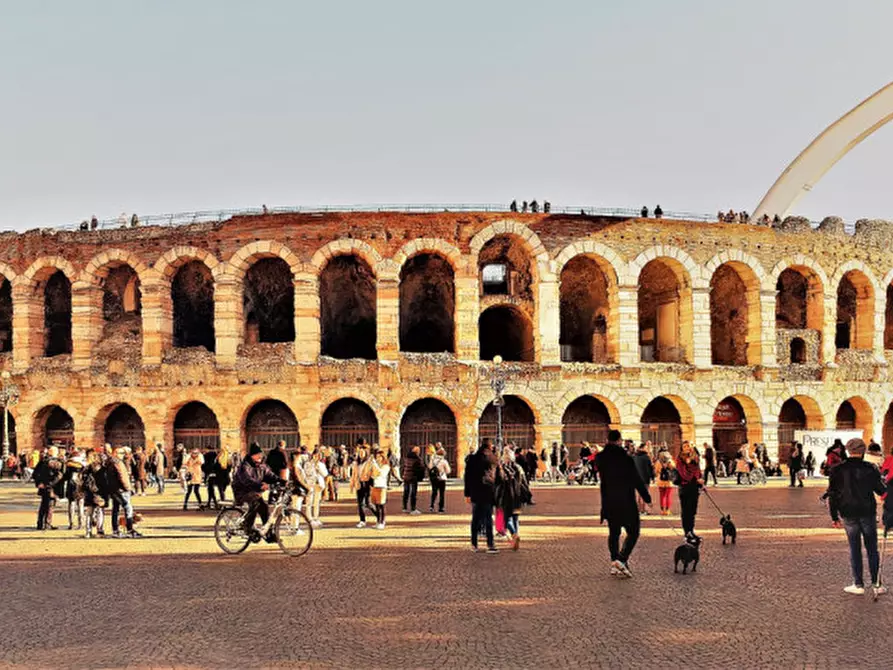 Immagine 40 di Appartamento in vendita  in Via Mazzini a Verona